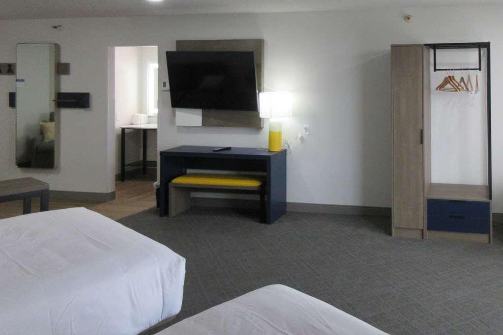 Comfort Suites Idaho Falls Room photo