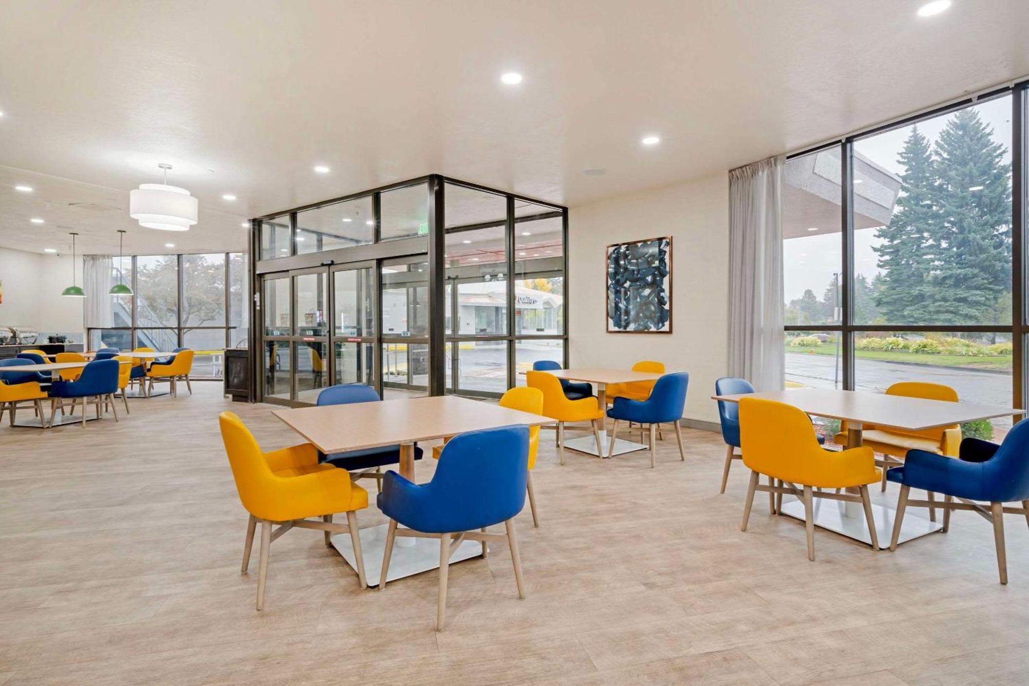 Comfort Suites Idaho Falls Exterior photo